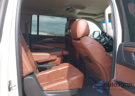 2015 Cadillac Escalade Esv Luxury z USA, uszkodzony, nr VIN 1GYS4SKJ3FR643438